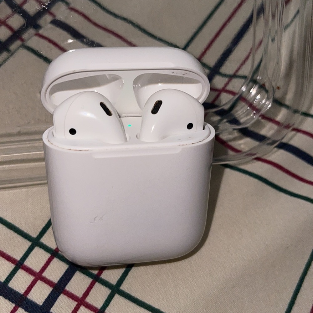 AirPods